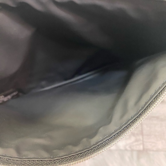 Christian Dior Black Cosmetic Bag Embroider Logo New - Picture 9 of 10